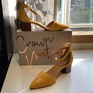 Crown Vintage Valentina, size 10, yellow